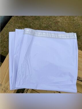 Polymailers: (10) 24x24 Lavender